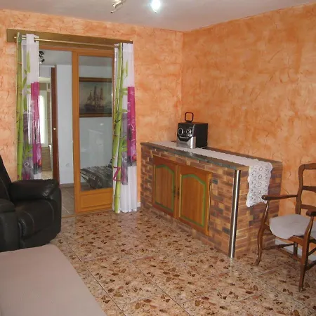 Latour-bas-elne, 4 Pieces, 10 Personnes - Fr-1-106-61 Villa *