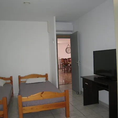 Latour-bas-elne, 4 Pieces, 10 Personnes - Fr-1-106-61 Villa